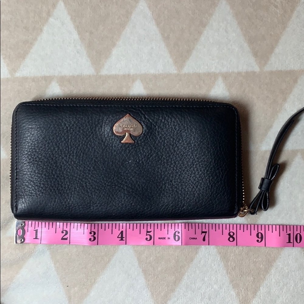 Kate Spade zippered wallet black